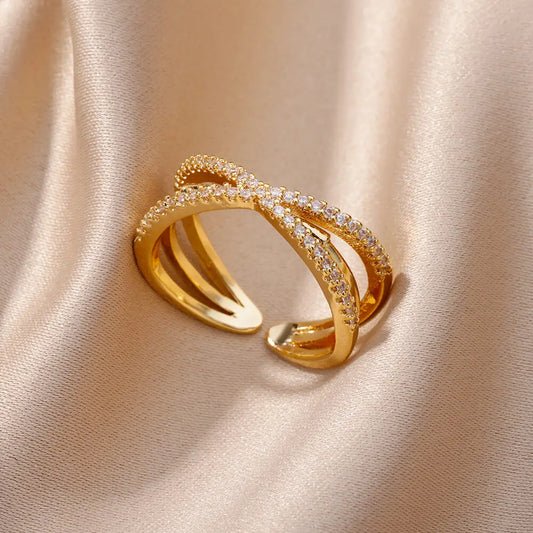 Golden Twist Embrace Ring™